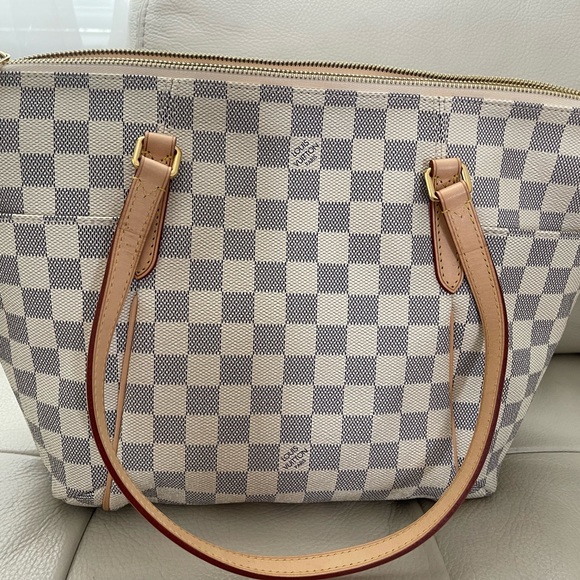 ✅SOLD✅ 🔥Rare🔥 Authentic Louis Vuitton Totally PM - Picture 8 of 10